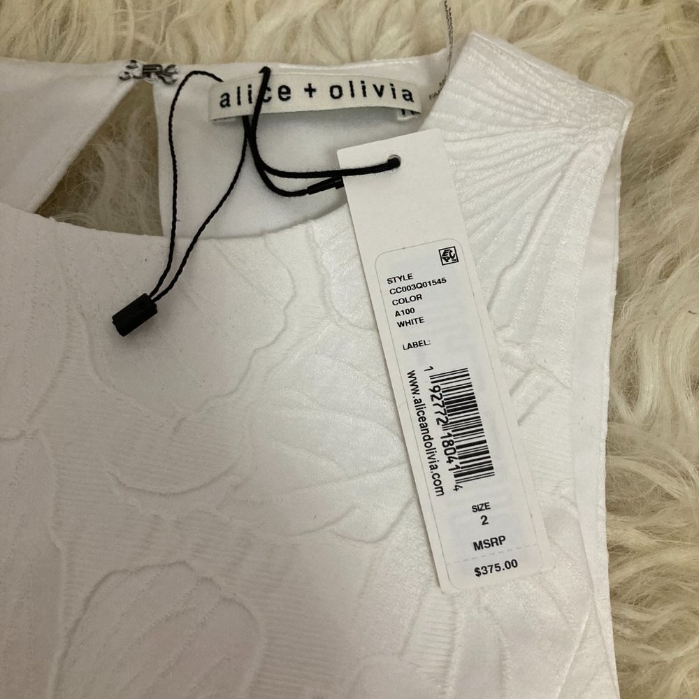 Alice and Olivia Coralia Lantern Dress With Open Back - Picture 10 of 13
